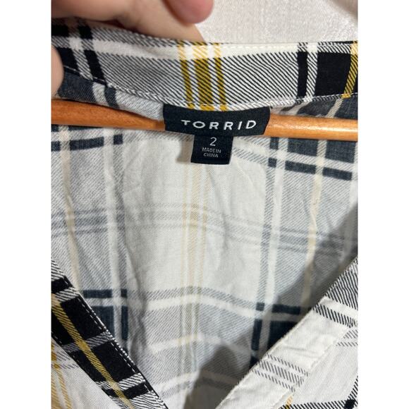 Torrid Shirt Dress 2 2X Black White Gold Plaid Short Sleeve Knee Buttons - Picture 5 of 11